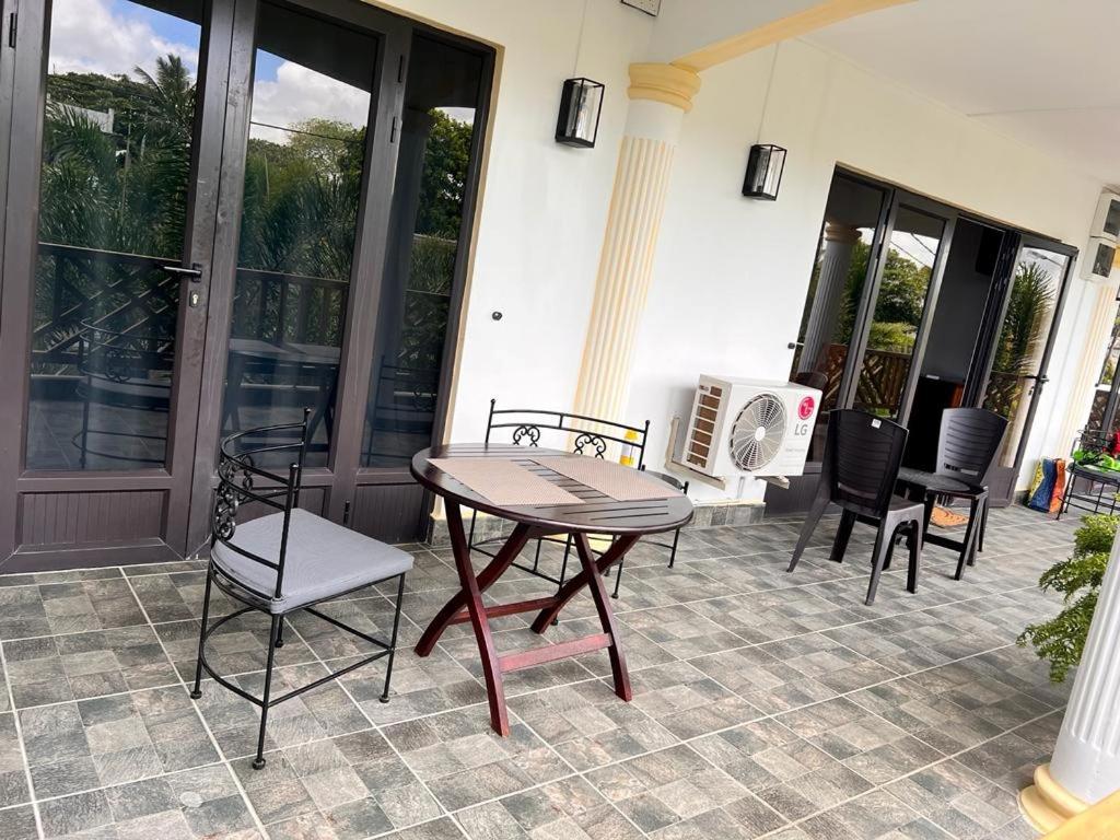 Ahavah Apartment Trou d'Eau Douce Ngoại thất bức ảnh